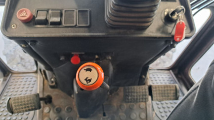 Zdjęcie przedmiotu: Сільськогосподарський трактор БІЛОРУС 820.4 версії М, БР, ТУЗ1