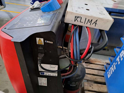 Zdjęcie przedmiotu: Set of workshop equipment (air conditioning equipment, wheel balancer, tire changer, jump starter, fault tester)