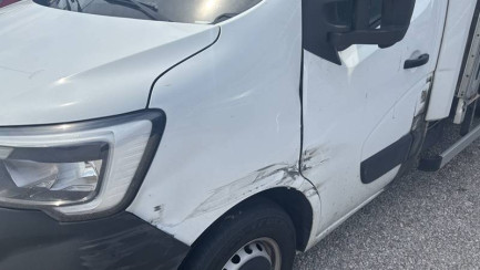 Zdjęcie przedmiotu: RENAULT/CARPOL MASTER FWD 2.3 dCi E6 3.5t L3H1 Extra S&S+E
