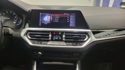 Zdjęcie przedmiotu: BMW 318i Sport Line aut