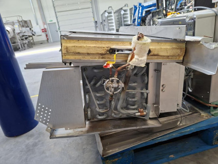 Zdjęcie przedmiotu: COMPONENTS OF A COLD STORAGE UNIT WITH A LILLNORD REFRIGERATION UNIT