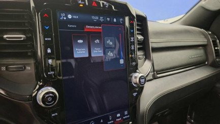 Zdjęcie przedmiotu: RAM 1500 5.7 V8 E6 3.5t Crew Limited Chrome AWD