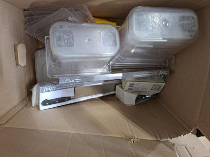 Zdjęcie przedmiotu: A set of catering equipment