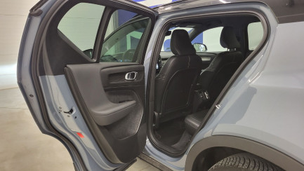 Zdjęcie przedmiotu: Volvo XC40 B4 B AWD R-Design aut