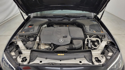 Zdjęcie przedmiotu: Mercedes-benz E 220 d