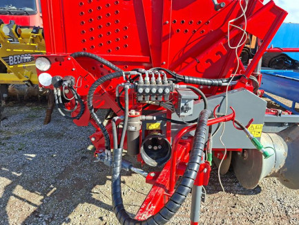 Zdjęcie przedmiotu: Kombajn do ziemniak&oacute;w UNIA BOLKO