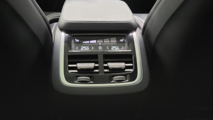 Zdjęcie przedmiotu: Volvo XC90 B5 D AWD Ultimate Dark 7os aut