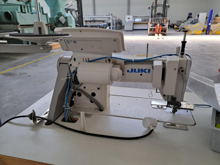 Zdjęcie przedmiotu: JUKI DLU-5490N-7 lockstitch sewing machine