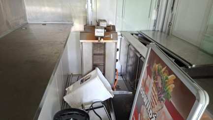 Zdjęcie przedmiotu: PRZYCZEPA GASTRONOMICZNA ZP TRAILERS ZP352 Oświadczenie o utracie DR