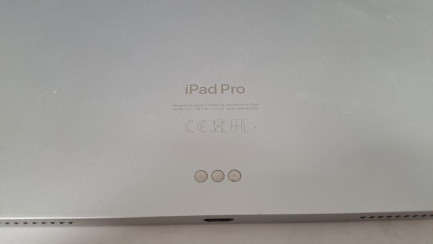 Zdjęcie przedmiotu: Планшет Apple iPad Pro 12.9'' 256GB сріблястого кольору, код виробника: MNXT3FD/A + клавіатура Apple Magic Keyboard для iPad Pro 12.9'' (5-го покоління) чорного кольору, код виробника: MJQK3Z/A