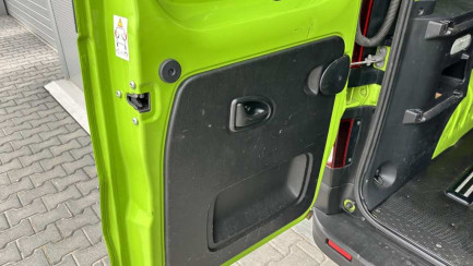 Zdjęcie przedmiotu: RENAULT/CARPOL TRAFIC Kombi 2.0 dCi E6d 3.1t Equilibre
