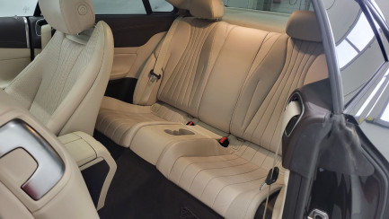 Zdjęcie przedmiotu: Mercedes-benz E 220 d Coupe 4-Matic 9G-TRONIC