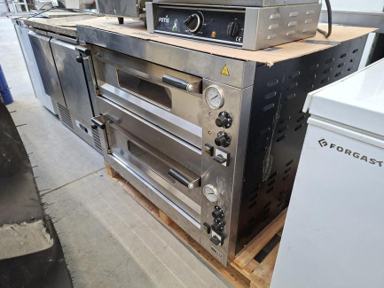 Zdjęcie przedmiotu: A set of catering equipment