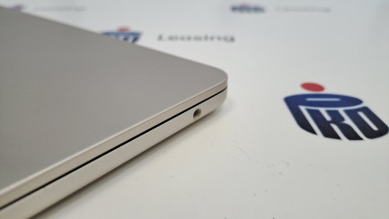 Zdjęcie przedmiotu: Laptop APPLE MacBook Air 2024 13.6" Retina M2 16GB RAM 256GB SSD macOS Księżycowa poświata