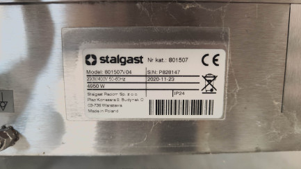 Zdjęcie przedmiotu: Stalgast 801507 universal dishwasher with steamer, detergent dispenser, discharge pump, P 4.9/3.4 kW, U 400/230 V