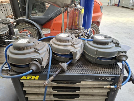 Zdjęcie przedmiotu: Workshop equipment set