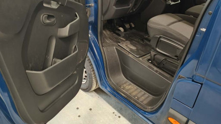 Zdjęcie przedmiotu: Renault Master RWD 2.3 dCi E6 3.5t L4H3 Extra S&S+E