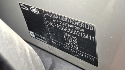 Zdjęcie przedmiotu: Range Rover Velar 3.0 SD6 R-Dynamic S Заява про втрату реєстраційного свідоцтва