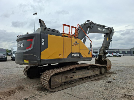 Zdjęcie przedmiotu: KOPARKA GĄSIENICOWA VOLVO EC250EL