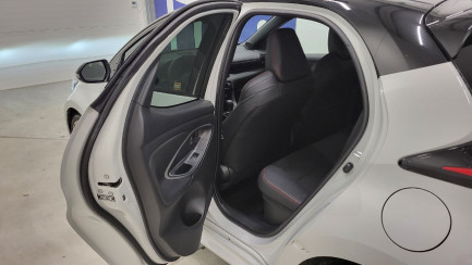 Zdjęcie przedmiotu: Toyota Yaris Hybrid 1.5 GR Sport