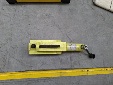 Zdjęcie przedmiotu: System do wulkanizacji opon Monaflex TRRS D umożliwia wykonywanie napraw na gorąco powierzchni bocznej, barku oraz bieżnika opony