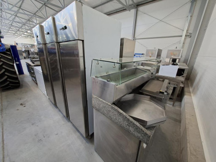 Zdjęcie przedmiotu: A set of catering equipment