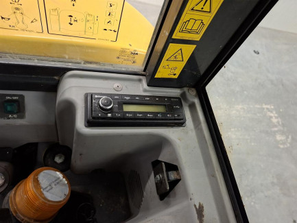 Zdjęcie przedmiotu: KOMATSU PC55MR-5E0 mini crawler excavator