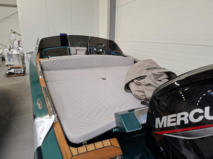 Zdjęcie przedmiotu: Моторний човен VTS FLYING SHARK CAPRI BOWRIDER 5.7