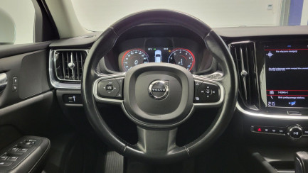 Zdjęcie przedmiotu: Volvo V60 B3 B Momentum Core aut