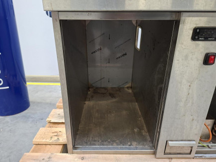 Zdjęcie przedmiotu: Холодильна вітрина розмірами 1000x665x1240 мм