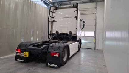 Zdjęcie przedmiotu: SCANIA R460 Super E6 18.0t 4x2 NA Highline