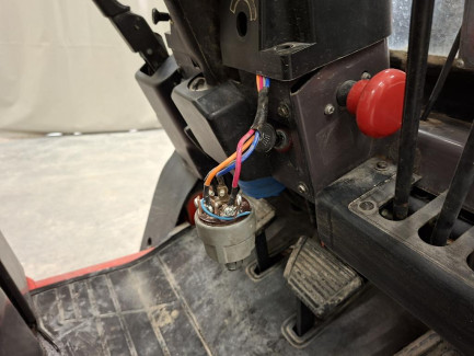 Zdjęcie przedmiotu: Вилочний навантажувач HANGCHA CPQD25N-RW22 + захоплення для трубчастих піноблоків Malik MFMS20D-080A