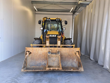 Zdjęcie przedmiotu: CAT 434F Backhoe Loader