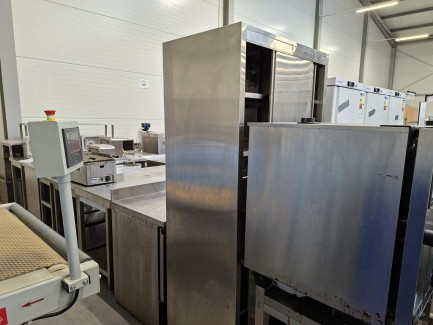 Zdjęcie przedmiotu: A set of catering equipment