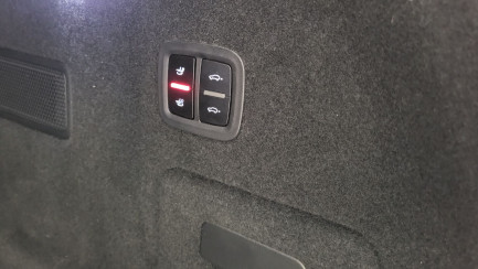 Zdjęcie przedmiotu: Porsche Cayenne Turbo Błędny wpis mocy i pojemności silnika w DR