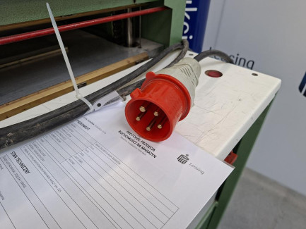 Zdjęcie przedmiotu: SCHMEDT PRAFORM HSS 2100 book press with groove cutter