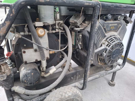 Zdjęcie przedmiotu: Atmos PB82 screw compressor equipped with an aftercooler with water separator