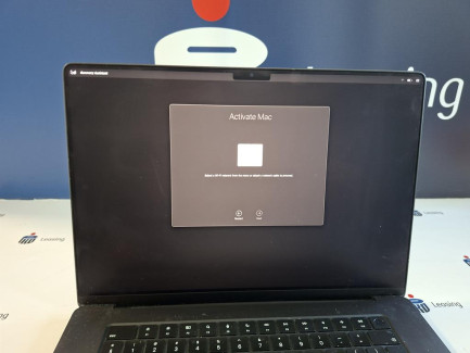 Zdjęcie przedmiotu: Notebook / Laptop Apple MacBook Pro 16" z wyświetlaczem nanostrukturalnym, 16-rdzeniowy procesor M4 Max (GPU 40 rdzeni), RAM 128 GB, dysk 2 TB SSD - Gwiezdna Czerń kod prod. MX313ZE/A/R2/D1/N1