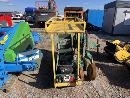 Zdjęcie przedmiotu: Лісосаджалка бороздкова Masarykův les Křtiny RZS-1