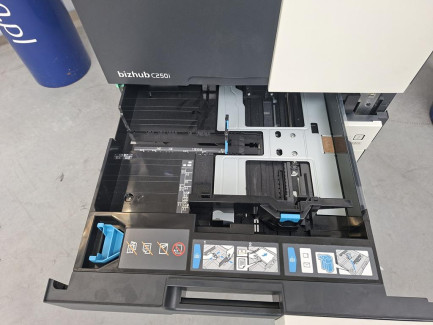 Zdjęcie przedmiotu: Багатофункціональний пристрій KONICA MINOLTA BIZHUB C250i