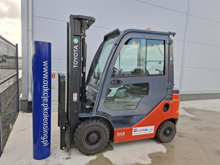 Вилочний навантажувач Toyota 02-8FGF18