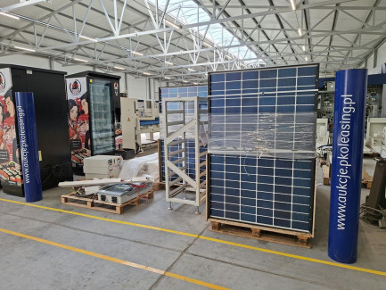 Zdjęcie przedmiotu:  Elements of the JASOLAR JAM54D40-425/MB photovoltaic installation with a capacity of 49.2 kW with a DEYE energy storage