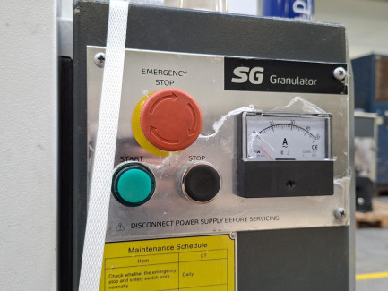 Zdjęcie przedmiotu: 7.5KW SHINI SG-2336-CE plastic mill with DS 23/30 dust separator