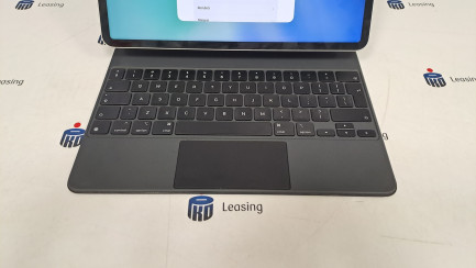 Zdjęcie przedmiotu: Планшет Apple iPad Pro 12.9'' 256GB сріблястого кольору, код виробника: MNXT3FD/A + клавіатура Apple Magic Keyboard для iPad Pro 12.9'' (5-го покоління) чорного кольору, код виробника: MJQK3Z/A