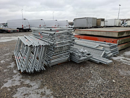 Zdjęcie przedmiotu: Elements of facade scaffolding of the DELTA 70 system