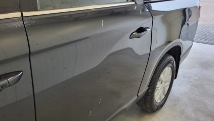 Zdjęcie przedmiotu: Ssangyong Musso Grand 2.2 e-XDi Sapphire 4WD aut