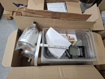 Zdjęcie przedmiotu: A set of catering equipment