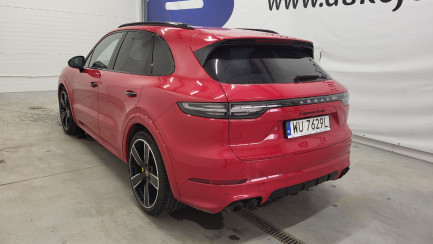 Zdjęcie przedmiotu: Porsche Cayenne Turbo Błędny wpis mocy i pojemności silnika w DR
