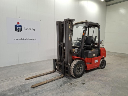 Вилочний навантажувач HANGCHA CPQD25N-RW22 + захоплення для трубчастих піноблоків Malik MFMS20D-080A