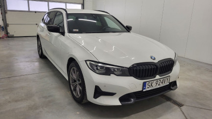Zdjęcie przedmiotu: BMW 318i Sport Line aut